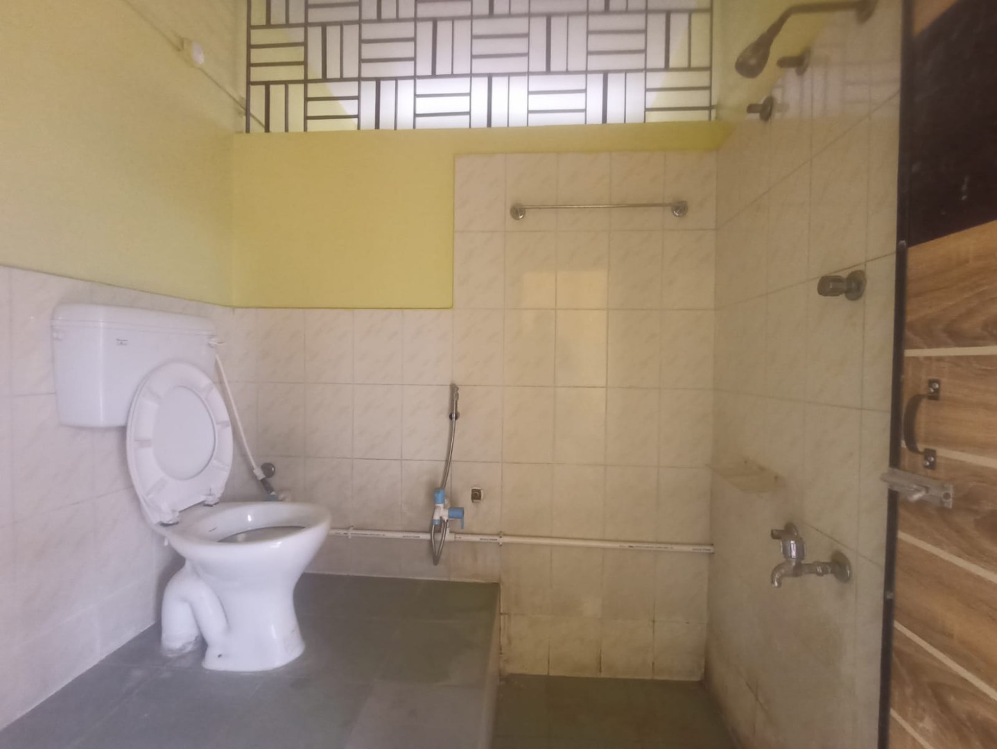 Unfurnished 2bhk in Bamunimaidan, Guwahati, Assam, India for Rent